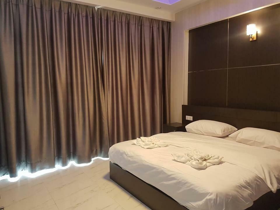 Sunset Mekong Apartment Vientiane Exterior photo